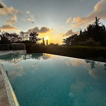 Sea View W Infinity Pool * Tala